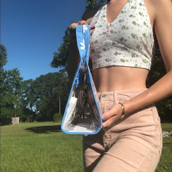 3/$30 Y2K Daisy Toiletry Holder - Picture 3 of 6